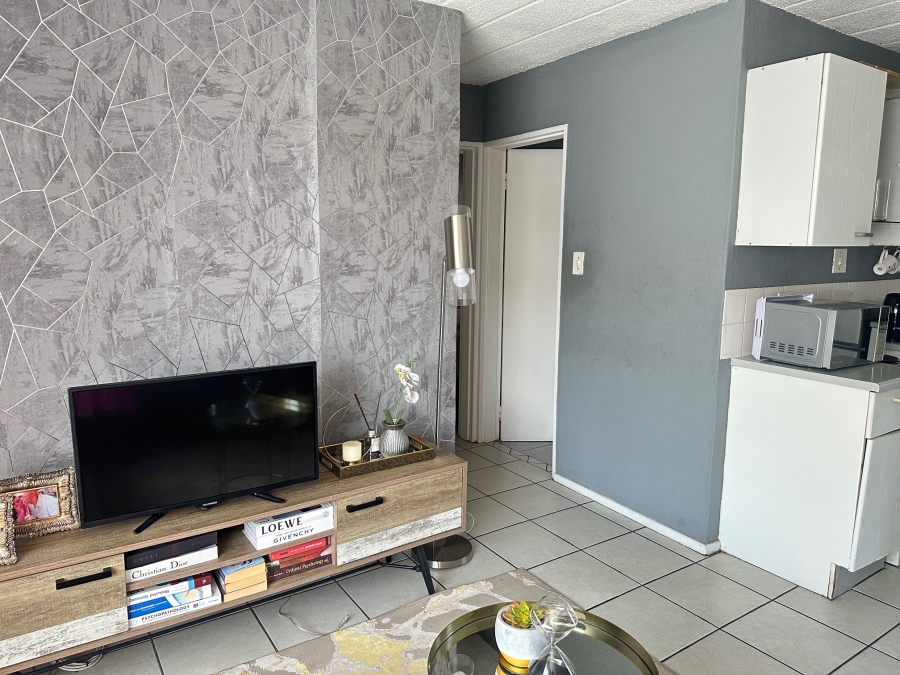 2 Bedroom Property for Sale in Groenkloof Gauteng