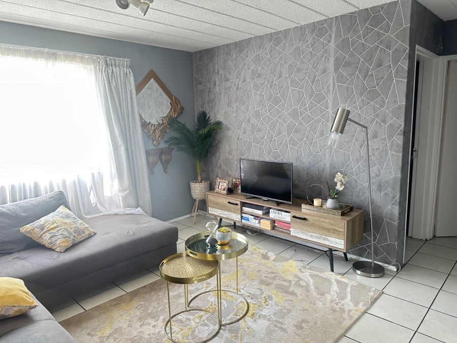 2 Bedroom Property for Sale in Groenkloof Gauteng