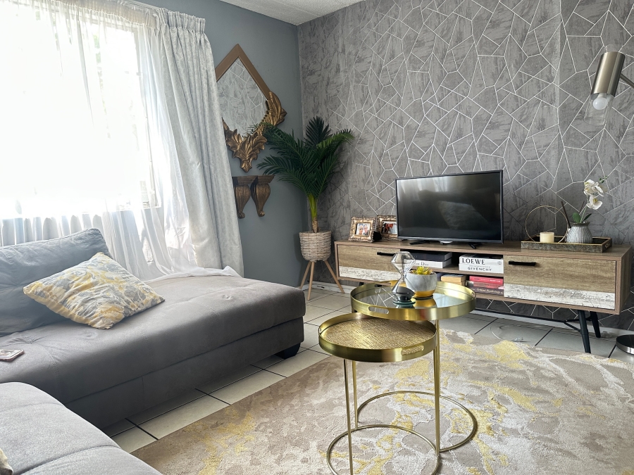 2 Bedroom Property for Sale in Groenkloof Gauteng