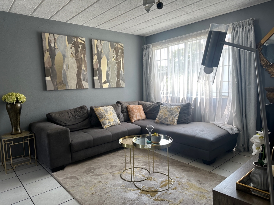 2 Bedroom Property for Sale in Groenkloof Gauteng