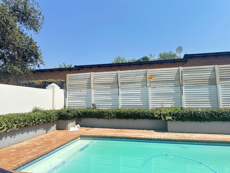 2 Bedroom Property for Sale in Groenkloof Gauteng