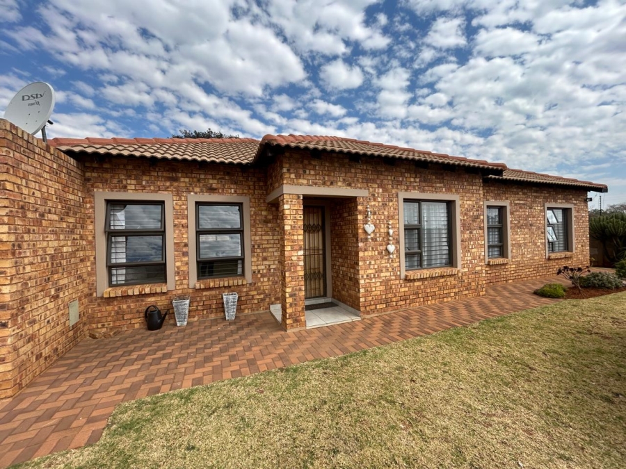 3 Bedroom Property for Sale in Kenleaf Gauteng