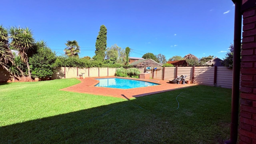 3 Bedroom Property for Sale in Kenleaf Gauteng