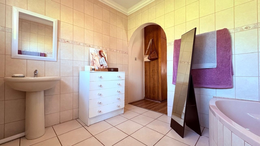 3 Bedroom Property for Sale in Kenleaf Gauteng