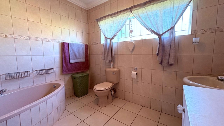 3 Bedroom Property for Sale in Kenleaf Gauteng