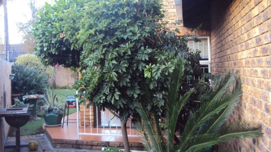 To Let 3 Bedroom Property for Rent in Aston Manor Gauteng