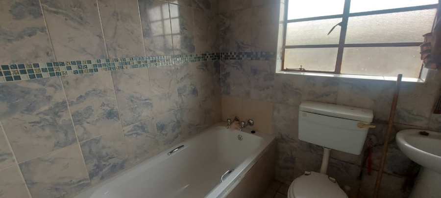 5 Bedroom Property for Sale in Tembisa Central Gauteng