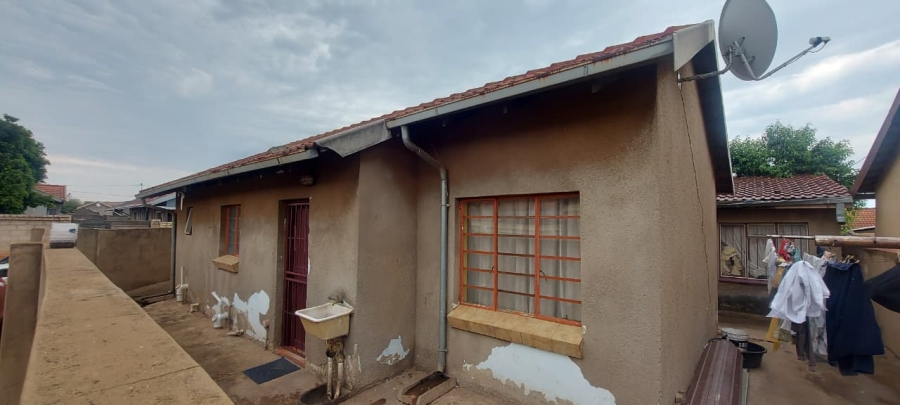 5 Bedroom Property for Sale in Tembisa Central Gauteng