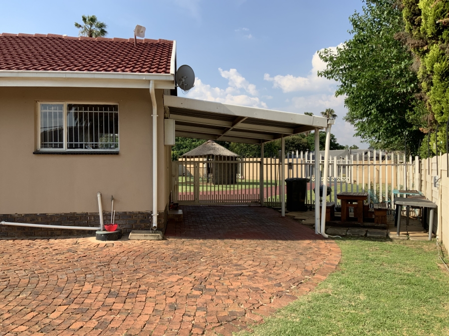 3 Bedroom Property for Sale in Sunward Park Gauteng