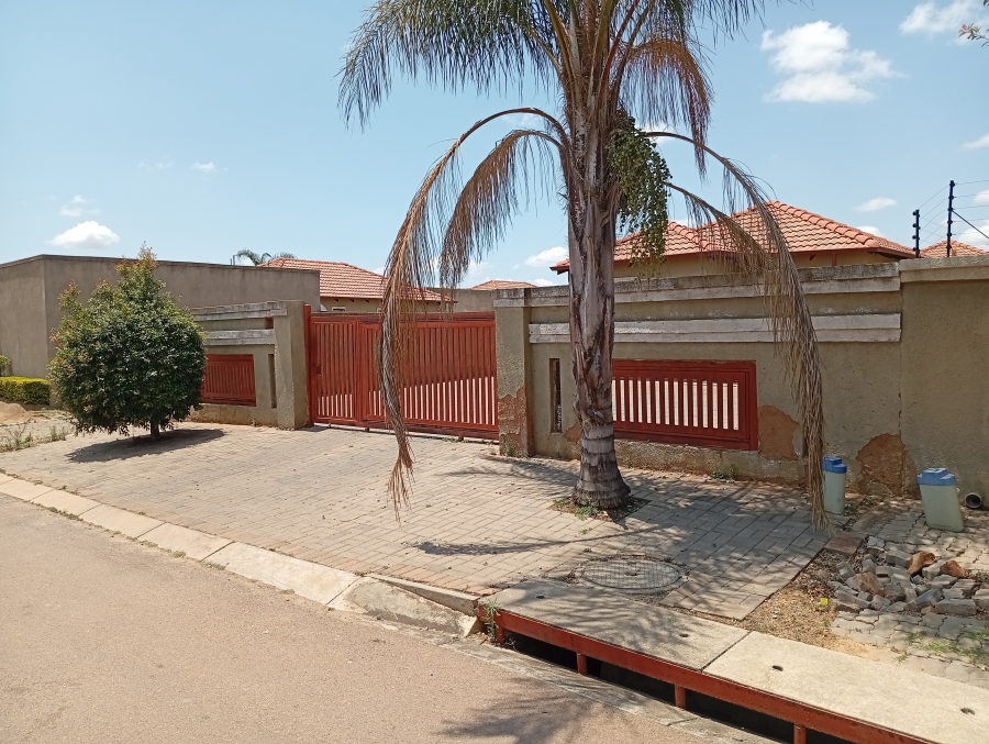 3 Bedroom Property for Sale in Nellmapius Gauteng