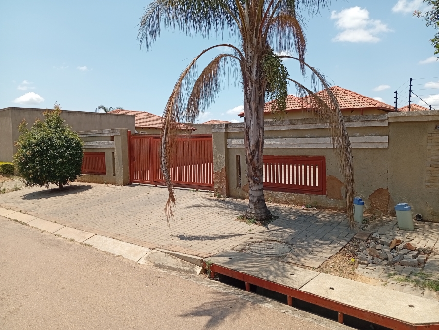 3 Bedroom Property for Sale in Nellmapius Gauteng