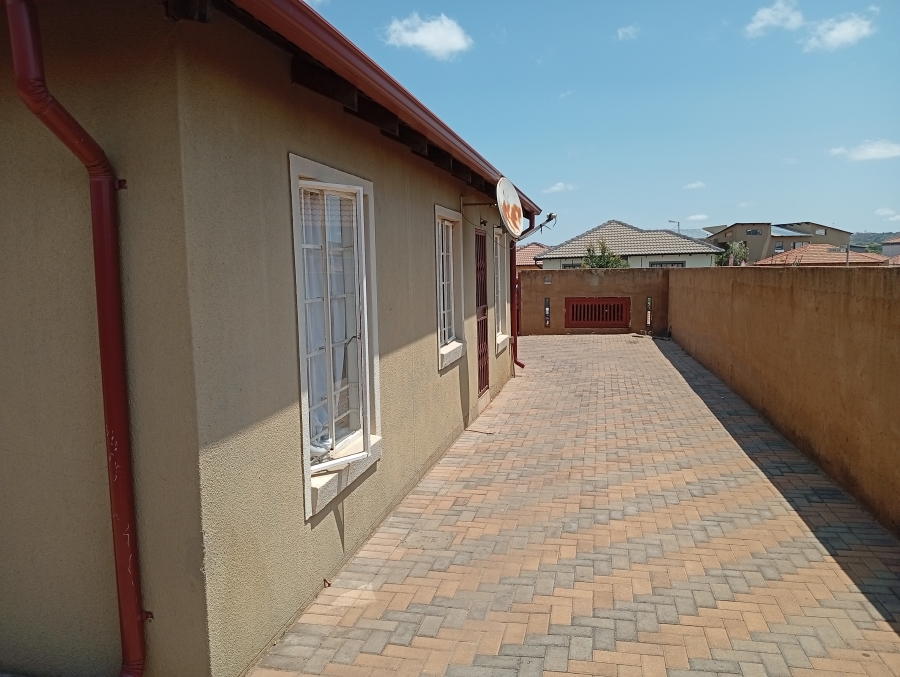 3 Bedroom Property for Sale in Nellmapius Gauteng