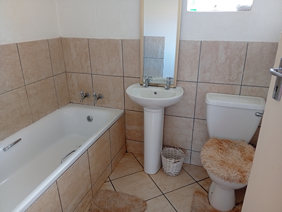 3 Bedroom Property for Sale in Nellmapius Gauteng