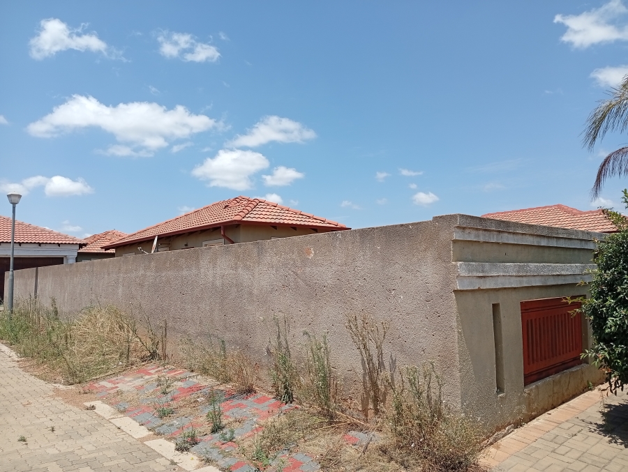 3 Bedroom Property for Sale in Nellmapius Gauteng