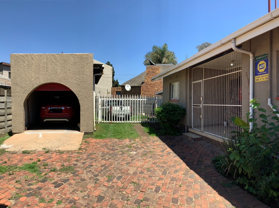 2 Bedroom Property for Sale in Cason Gauteng
