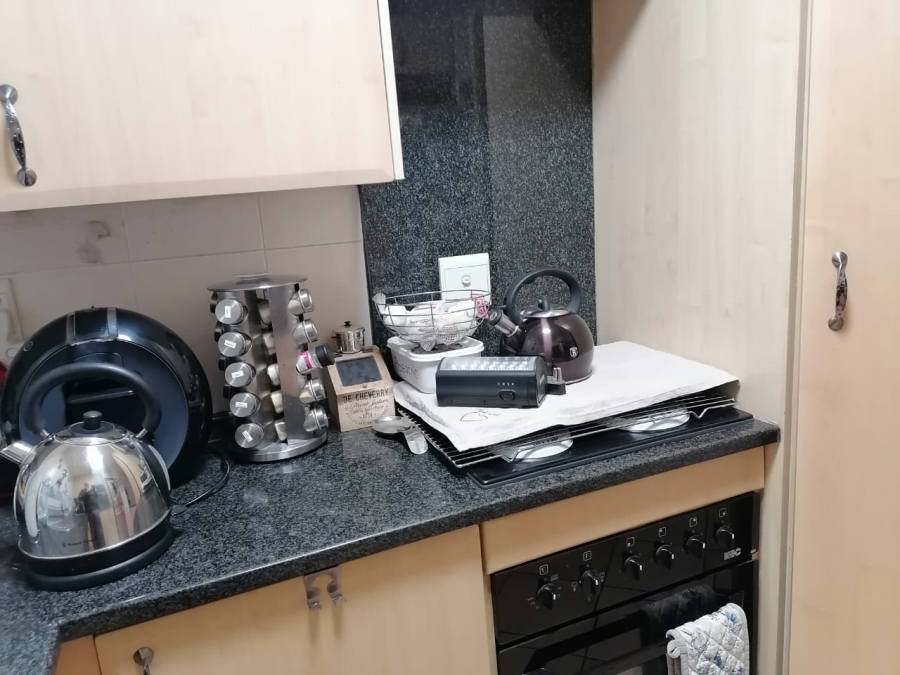 2 Bedroom Property for Sale in Glen Marais Gauteng