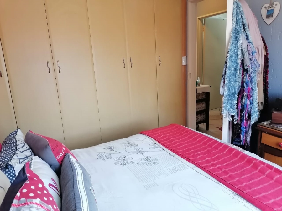 2 Bedroom Property for Sale in Glen Marais Gauteng
