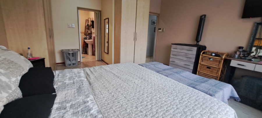 2 Bedroom Property for Sale in New Era Gauteng