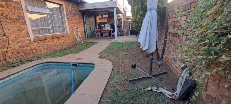 2 Bedroom Property for Sale in New Era Gauteng