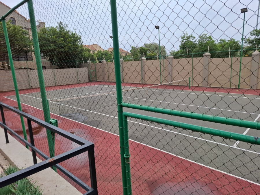 To Let 1 Bedroom Property for Rent in Lonehill Gauteng