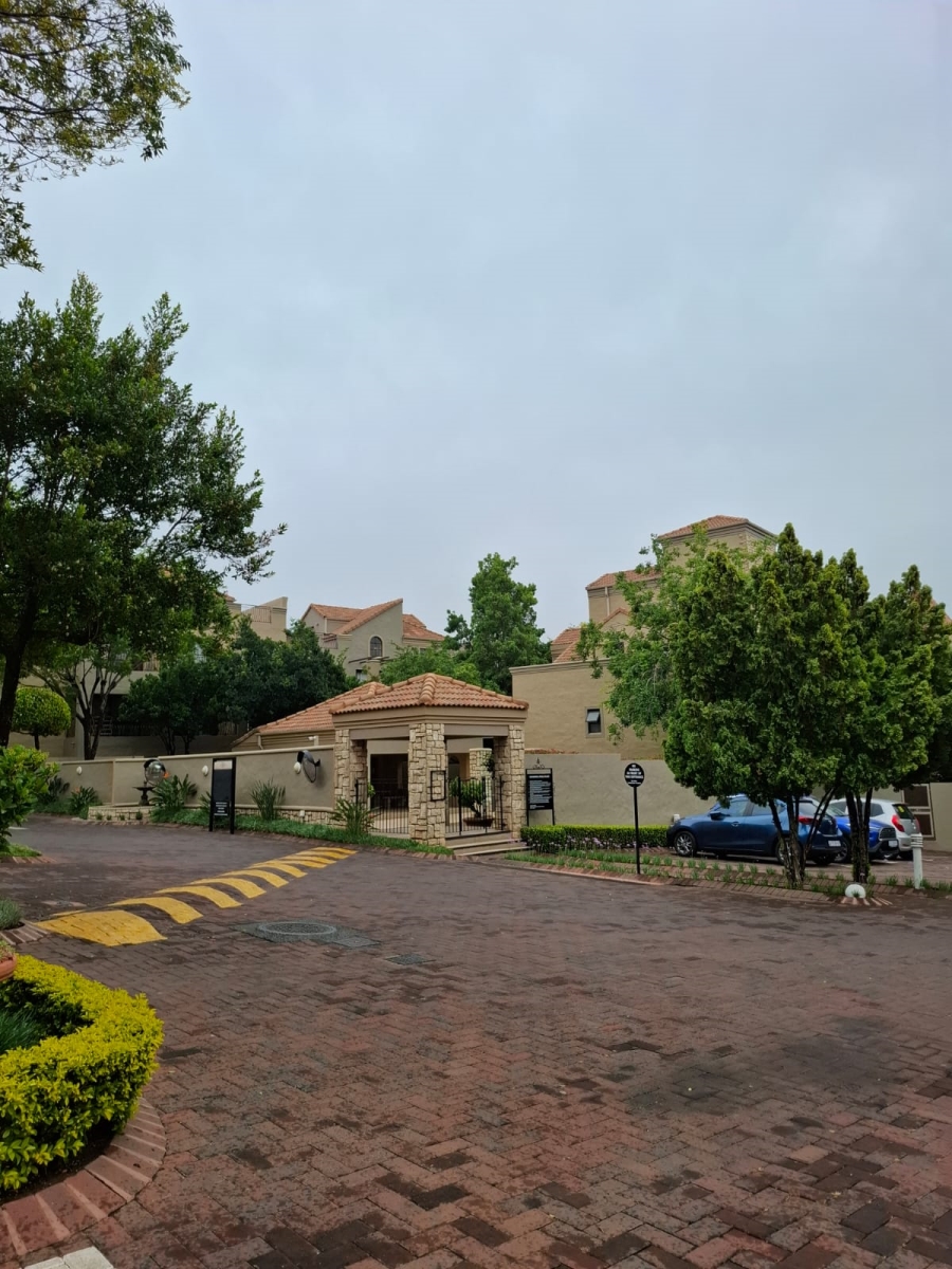 To Let 1 Bedroom Property for Rent in Lonehill Gauteng