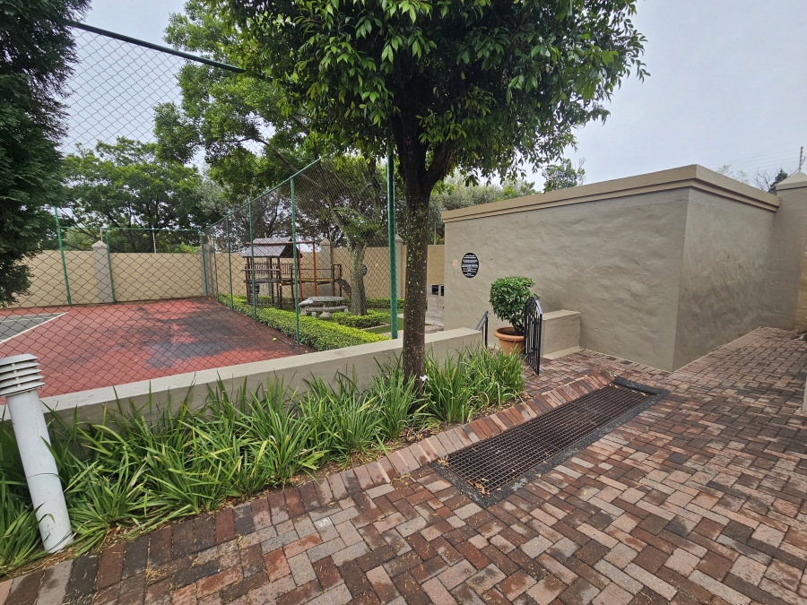 To Let 1 Bedroom Property for Rent in Lonehill Gauteng