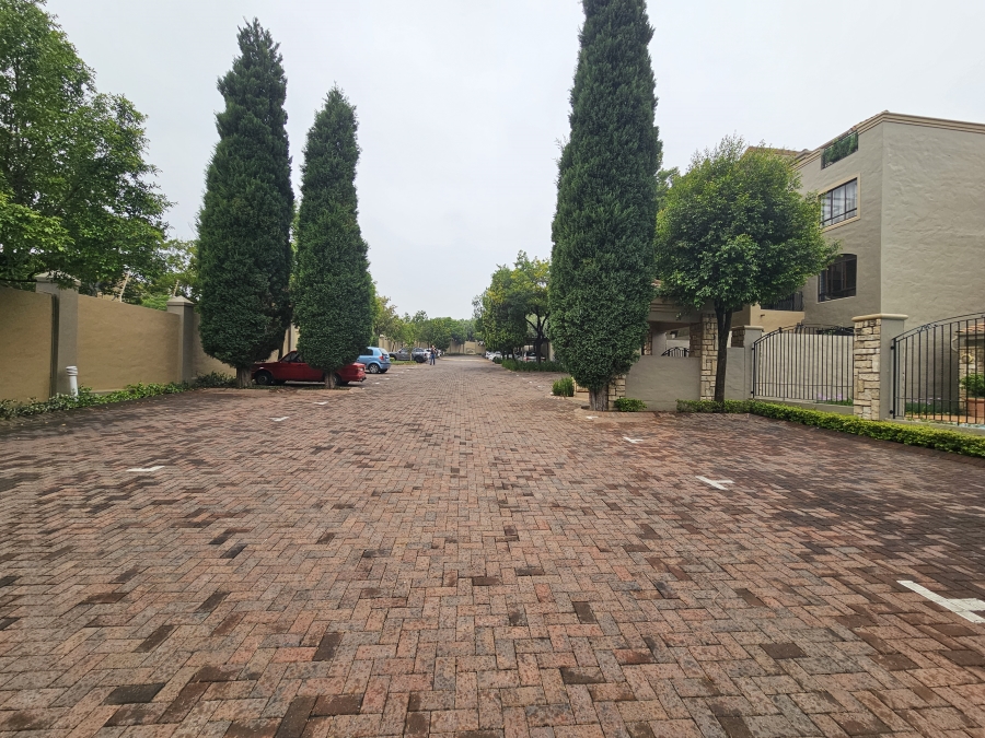 To Let 1 Bedroom Property for Rent in Lonehill Gauteng