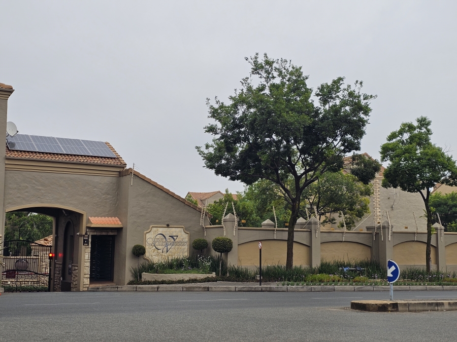 To Let 1 Bedroom Property for Rent in Lonehill Gauteng