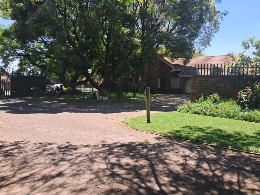 3 Bedroom Property for Sale in Birchleigh North Gauteng