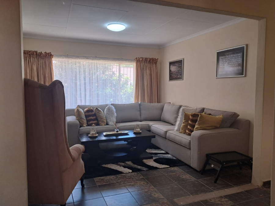 3 Bedroom Property for Sale in Birchleigh North Gauteng