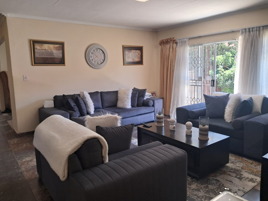 3 Bedroom Property for Sale in Birchleigh North Gauteng