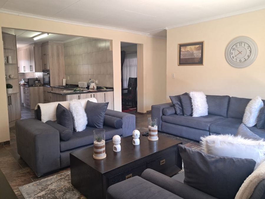 3 Bedroom Property for Sale in Birchleigh North Gauteng