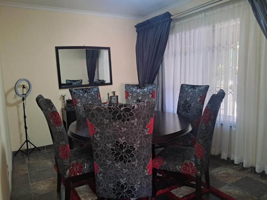 3 Bedroom Property for Sale in Birchleigh North Gauteng
