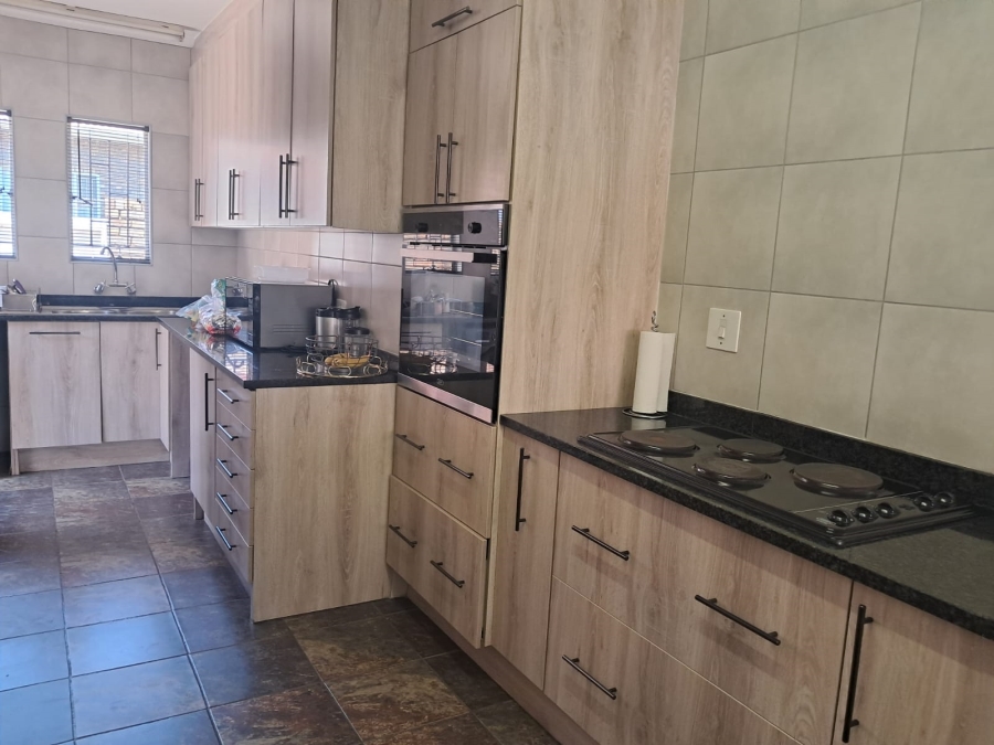 3 Bedroom Property for Sale in Birchleigh North Gauteng