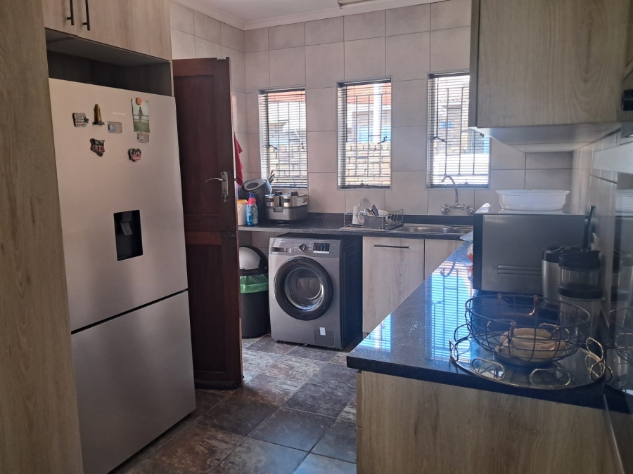 3 Bedroom Property for Sale in Birchleigh North Gauteng