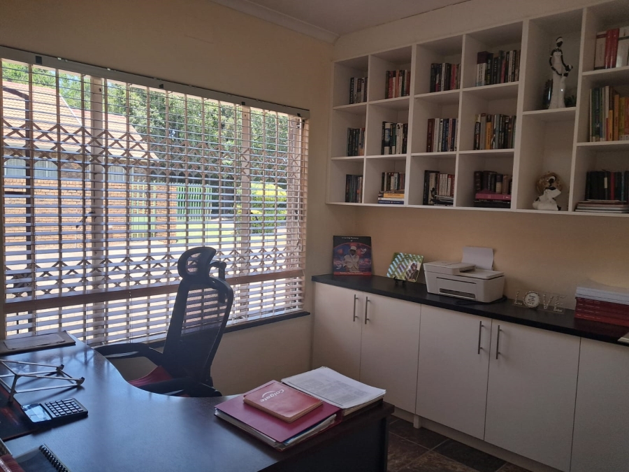 3 Bedroom Property for Sale in Birchleigh North Gauteng