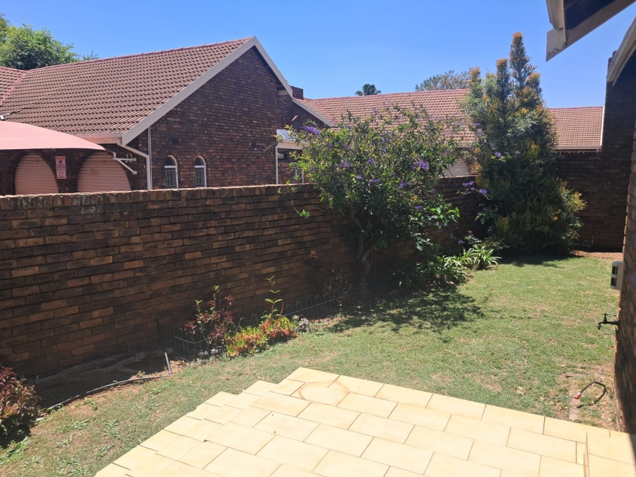 3 Bedroom Property for Sale in Birchleigh North Gauteng