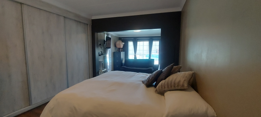 3 Bedroom Property for Sale in Van Riebeeck Park Gauteng