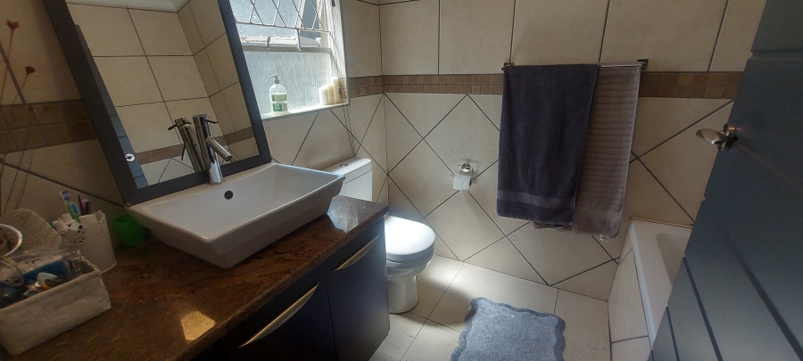 3 Bedroom Property for Sale in Van Riebeeck Park Gauteng