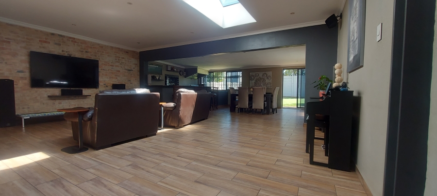 3 Bedroom Property for Sale in Van Riebeeck Park Gauteng