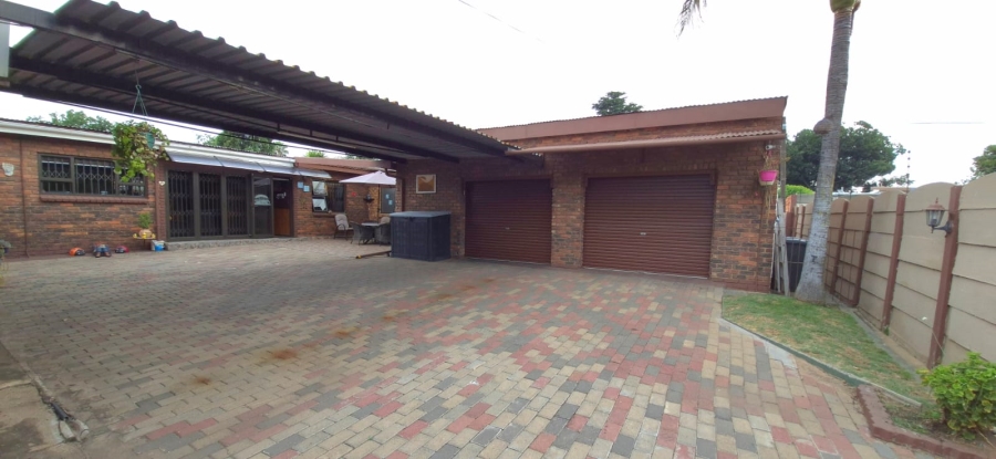 3 Bedroom Property for Sale in Brenthurst Gauteng