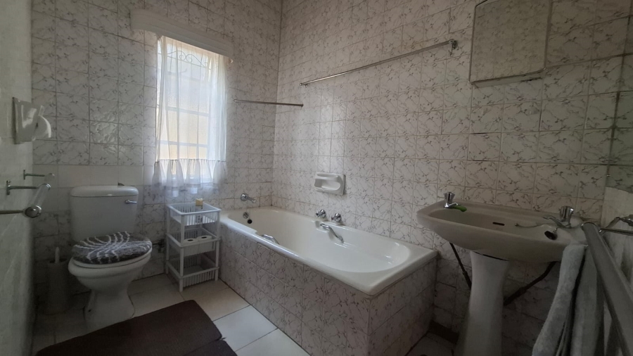 4 Bedroom Property for Sale in Geduld Ext 1 Gauteng