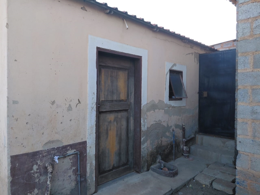 6 Bedroom Property for Sale in Ivory Park Gauteng