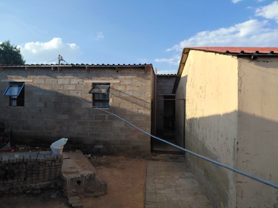 6 Bedroom Property for Sale in Ivory Park Gauteng