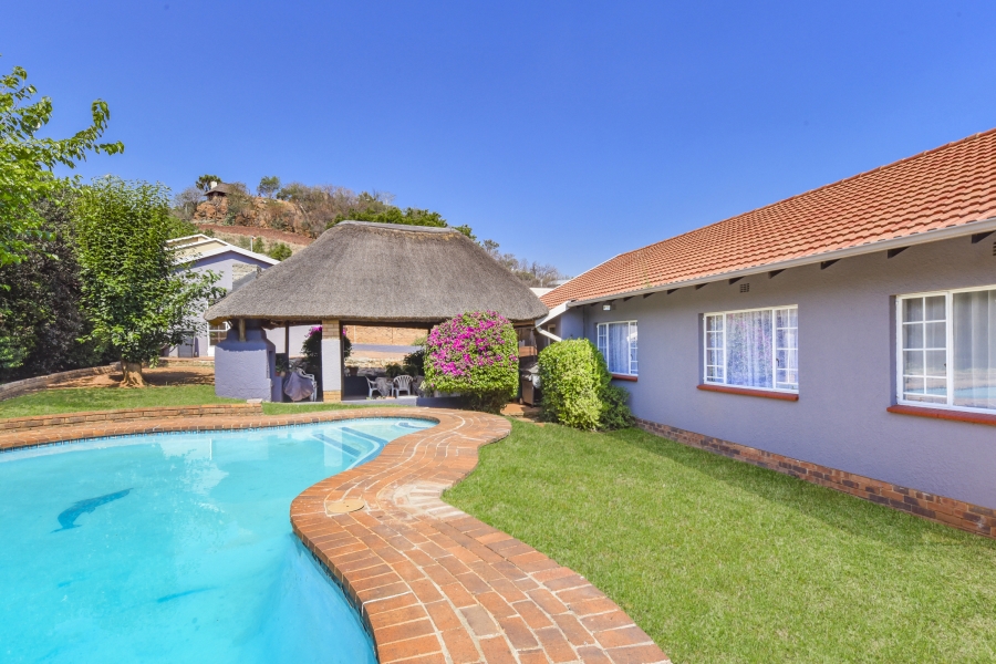 3 Bedroom Property for Sale in Mulbarton Gauteng