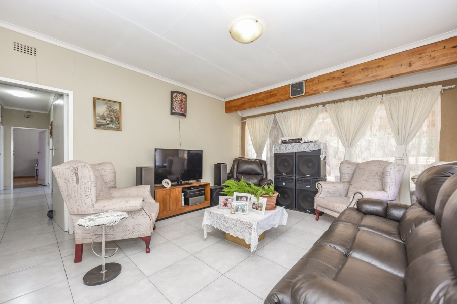 3 Bedroom Property for Sale in Mulbarton Gauteng