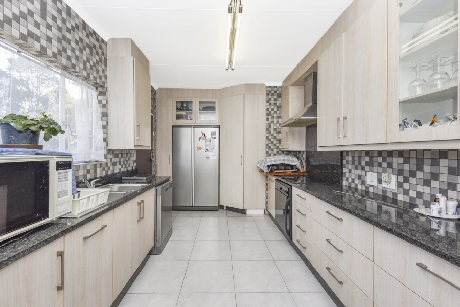 3 Bedroom Property for Sale in Mulbarton Gauteng