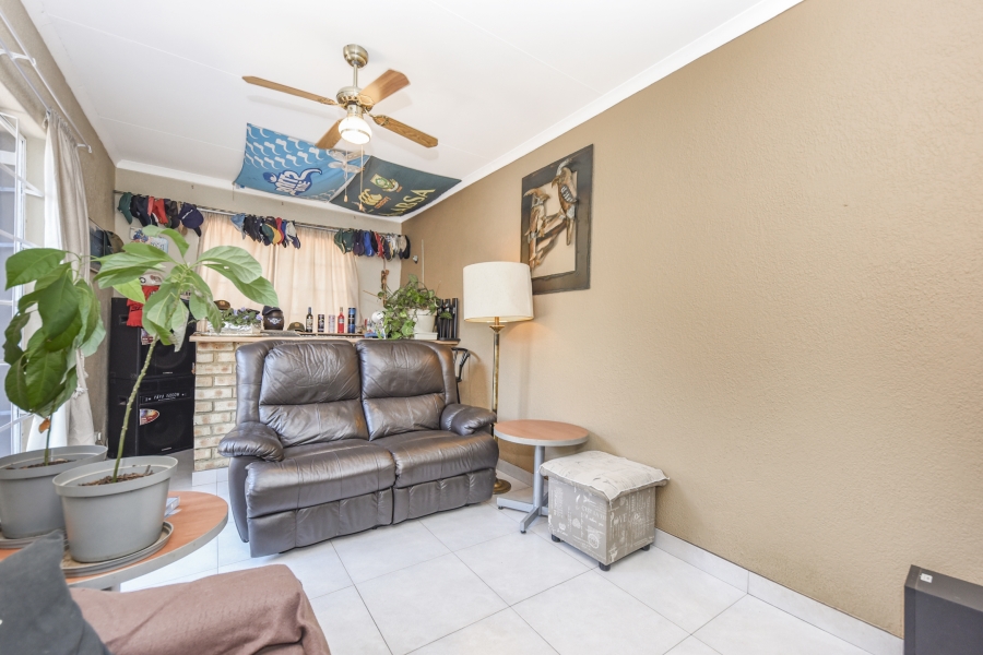 3 Bedroom Property for Sale in Mulbarton Gauteng