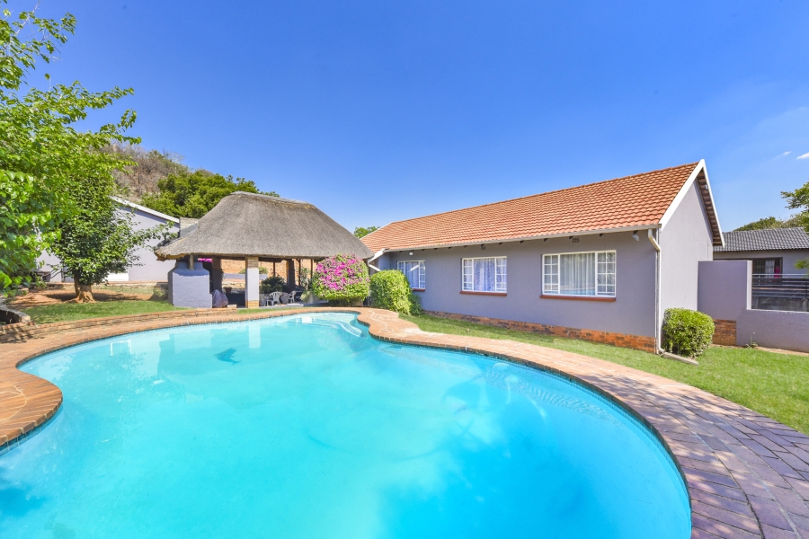 3 Bedroom Property for Sale in Mulbarton Gauteng