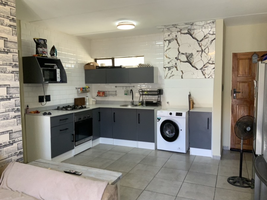 1 Bedroom Property for Sale in Parkrand Gauteng